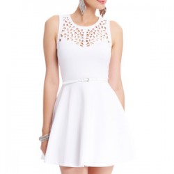 Beyaz Renkli Lazer Kesim Elbise Modelleri